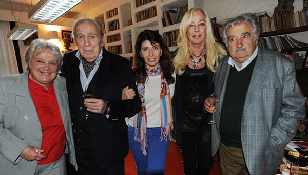 Lucía Topolansky, Carlos Páez Vilaró, Marisol Nicoletti, Anette Deussen y José Mujica