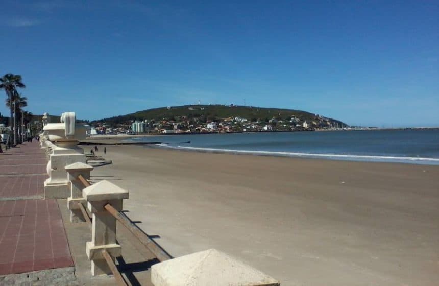 La rambla de Piriápolis: un remanso ideal para paseos y descansos frente al mar...