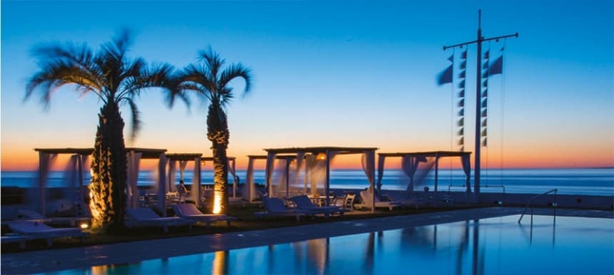 El Club de los Balleneros, un tradicional sitio de la zona y un espectacular mirador de puestas de sol...