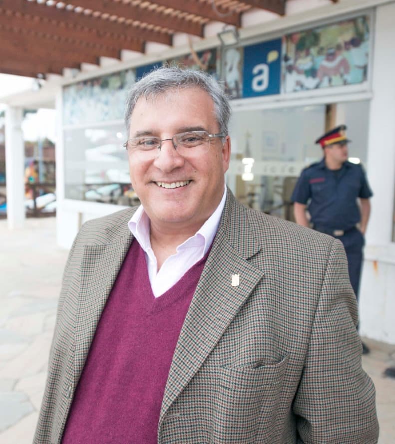 El historiador Fernando Cairo fue el orador durante la inauguración de esta importante muestra en torno al navío Salvador.