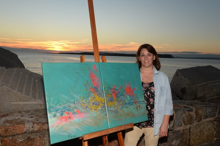 Gabriela Rieiro, la artista que pinta el alma del vino