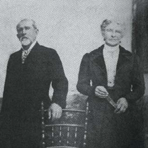 Henry y su esposa Carmen Rodríguez